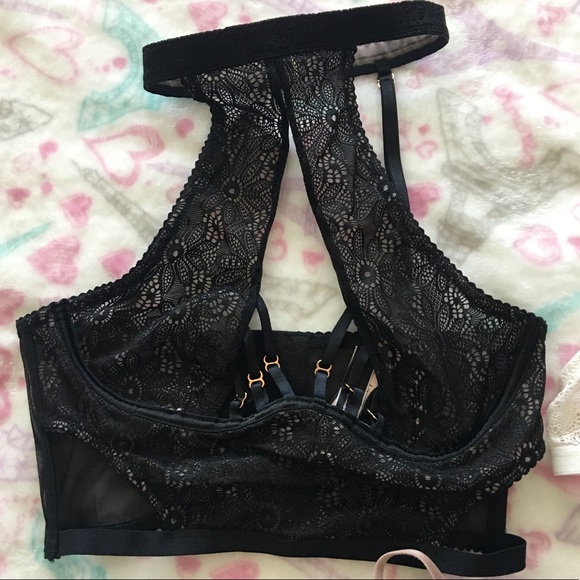 5 Brand new Victoria’s Secret size XS bralettes - Picture 2 of 6